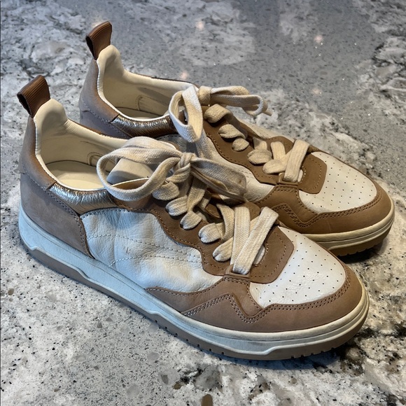Steve Madden Shoes - Steve Madden Everlie Soft White and Tan Leather Sneakers Size 8